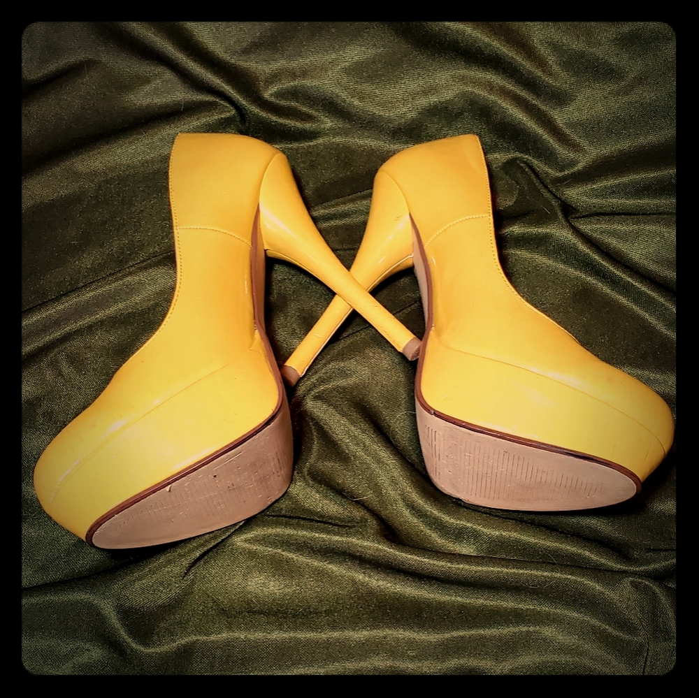 Bright Yellow 5in stilettos!